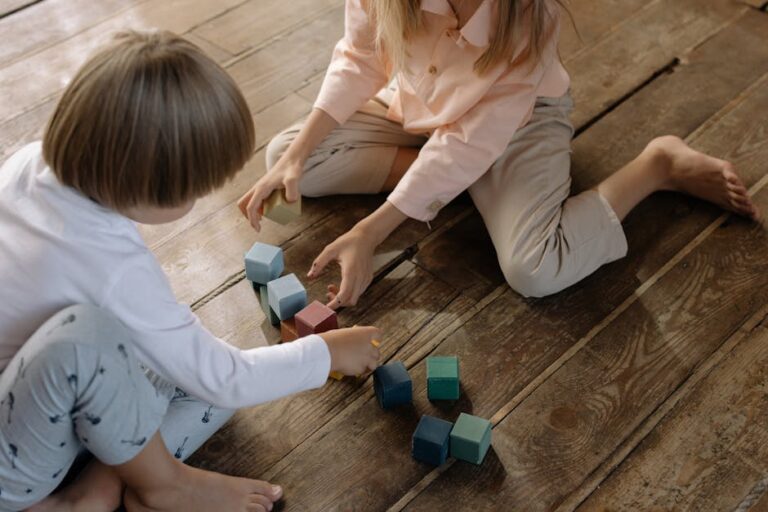 Çocuk Gelişimi Rehberi: Ev İçi Oyunlarıyla Mantık ve Erken Problem Çözme