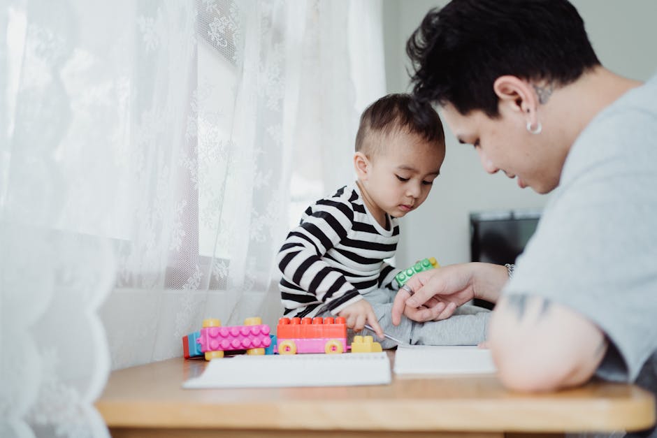 Anne ve çocuk ekran olmadan oyun oynuyor