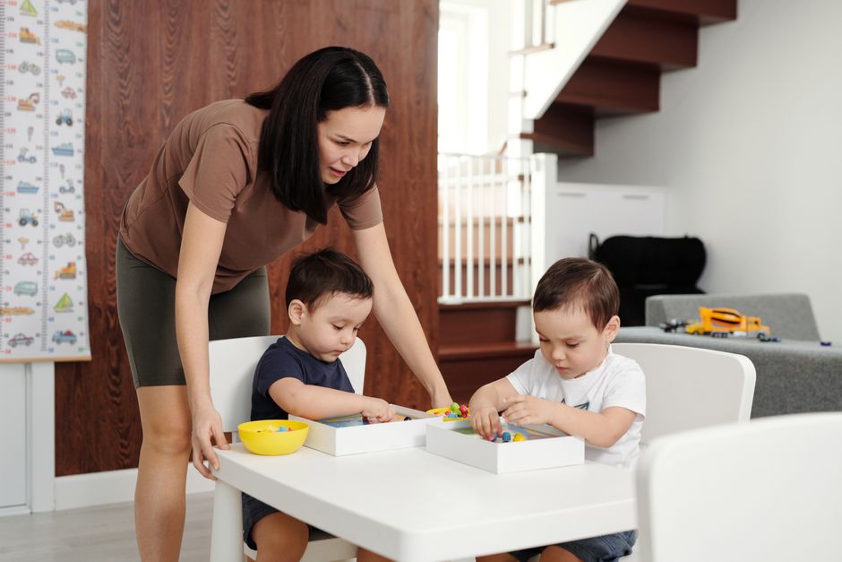 2-5 Yaş Özerklik: Ev İçi Görevlerle Sorumluluk Gelişimi
